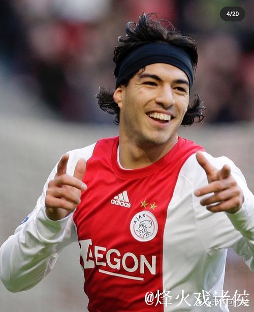 苏亚雷斯在斯坦福桥破门后无人庆祝 苏亚雷斯在斯坦福桥破门后无人庆祝