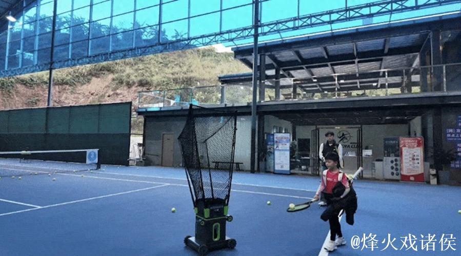 追光｜认识一下！你的赛博“网球搭子”和AI“运动私教”